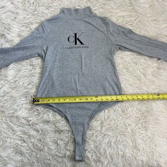 Calvin Klein Women’s Stretch Gray Long Sleeve Mock Neck Bodysuit Size Large ￼ - Picture 5 of 12